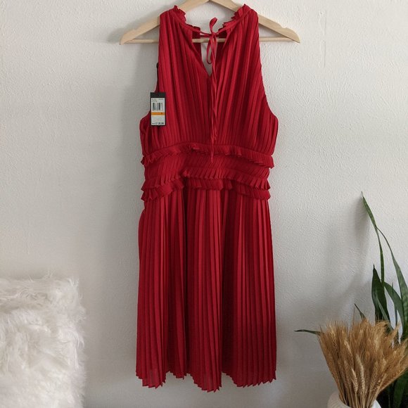 *NWT* Max Studio Red Pleated Dress (Size S) - Picture 1 of 3